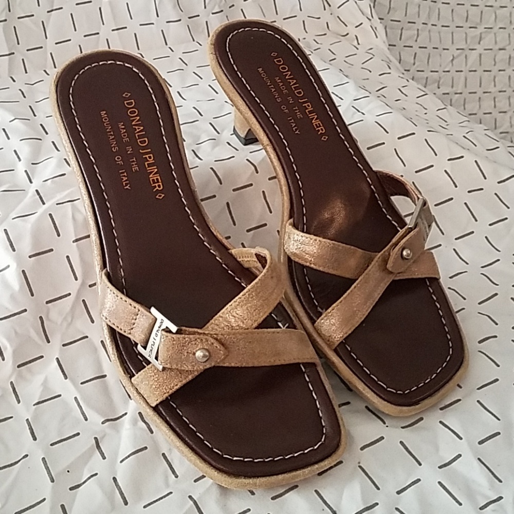 Donald J Pliner Gold Suede Kitten Heels Sz. 6.5